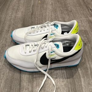 New without Box Womens Nike Sportswear Athletic Shoes Size 7